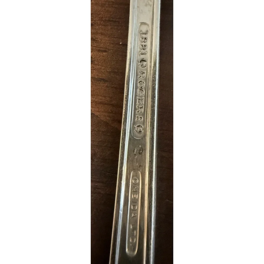 Oneida 1881 Rogers Floral Queen Silverplate Tablespoons Serving Spoons Set of 4